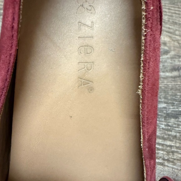 Ziera size 8 NWOT suede pumps with Rounded Toe and Modest Heel- Mary Jane hook - Picture 7 of 13